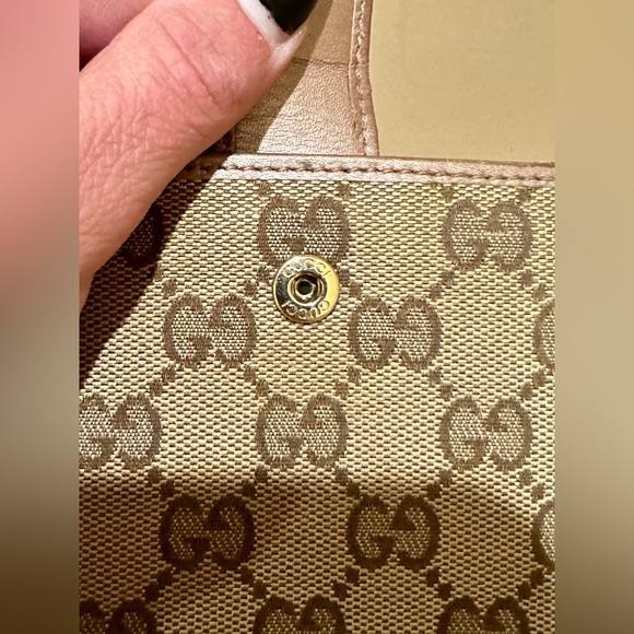 Gucci GG Interlocking Heart Bifold Wallet - Picture 3 of 10